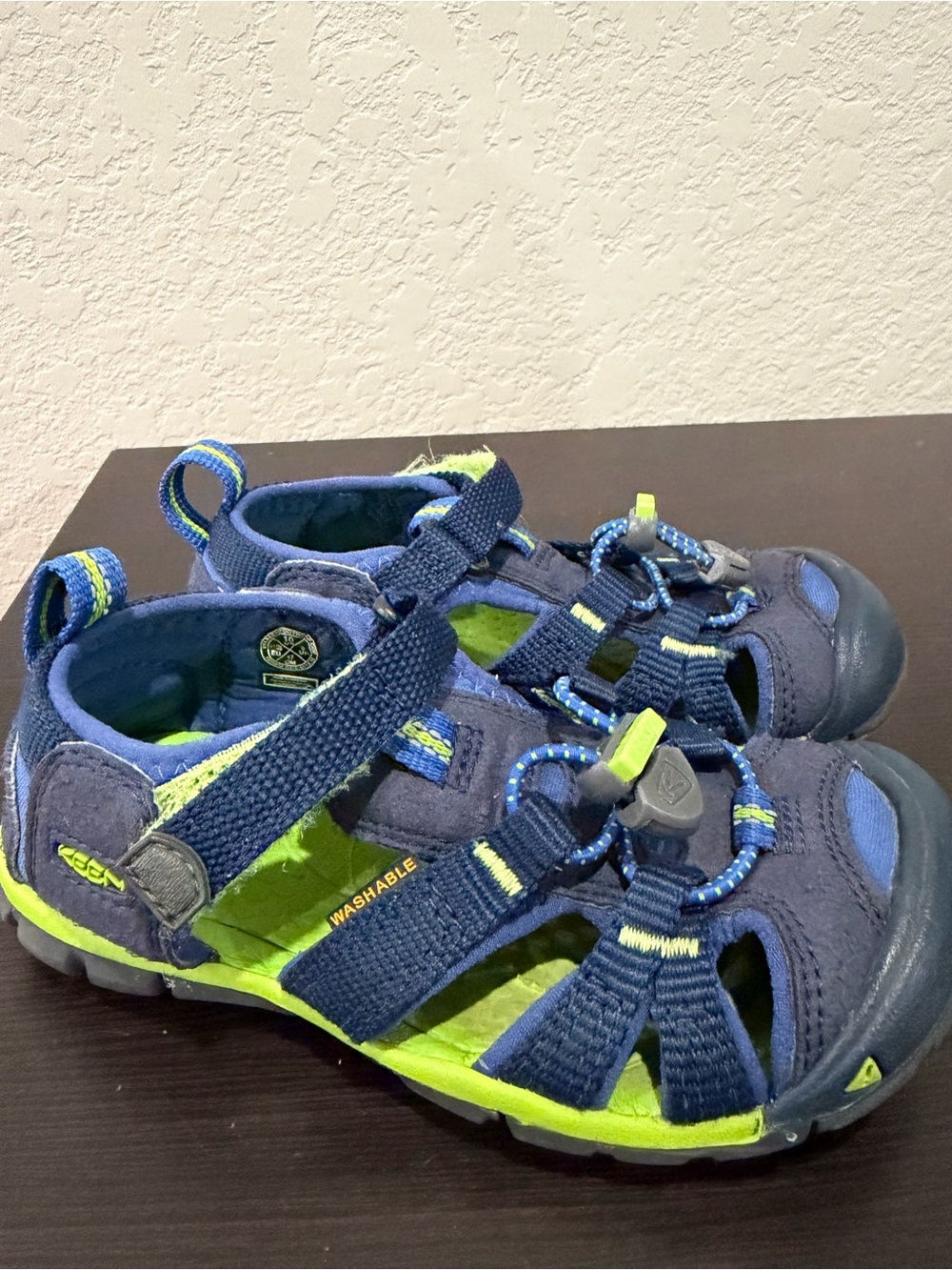 Keen Kids Navy and Lime Closed-Toe Sport Sandals